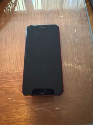 iPhone 8 Plus Rojo + Carcasa Transparente