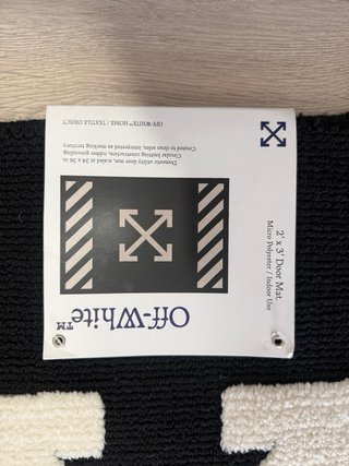 Alfombra Off-White Flechas Negro 90x60