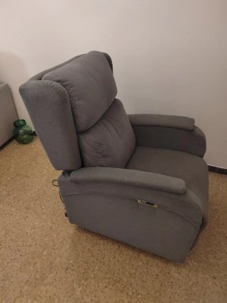 Sillón reclinable gris