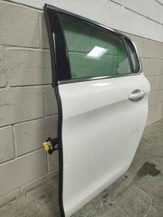 Puerta tras. izq. Peugeot 308 de 2016.