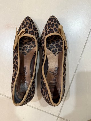 Zapatos estampado animal talla 37