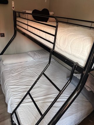 Litera de hierro 135cm y 90cm + 2 colchones