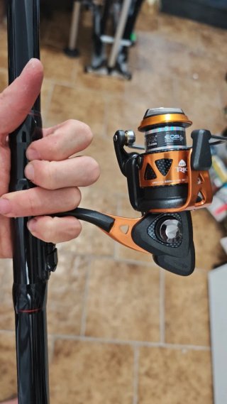 Carrete pesca Okuma spinning shore jigging mare