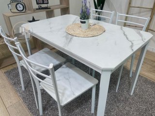 MESA  + 4 SILLAS