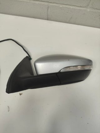 Espejos retrovisores VW Passat B7 de 2014.