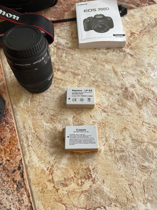 KIT Cámara Canon 700D + Accesorios