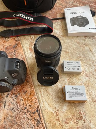 KIT Cámara Canon 700D + Accesorios