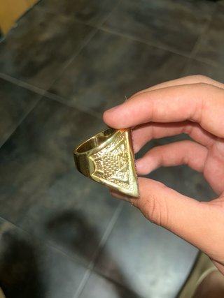 Anillo de iluminati bañado en oro 14k