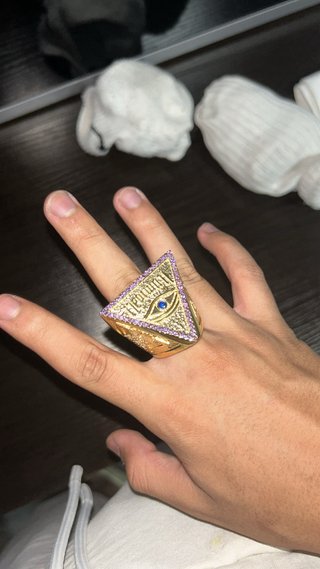 Anillo de iluminati bañado en oro 14k