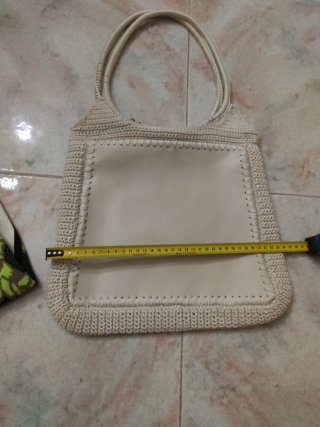 Borsa donna pelle beige/bianca con ricamo e Swarov