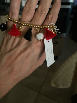Bracciale Vestopazzo con charm cuori e nappe