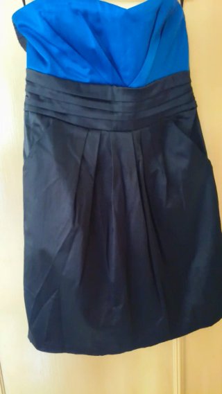 Vestido elegante azul y negro