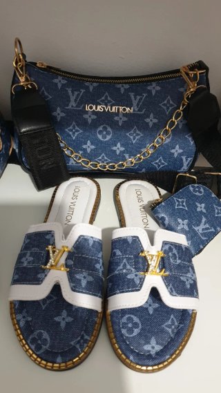 Bolso y chanclas conjunto