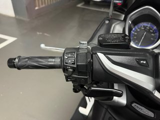 Yamaha TMAX SX 2019 Negra (Akrapovic)