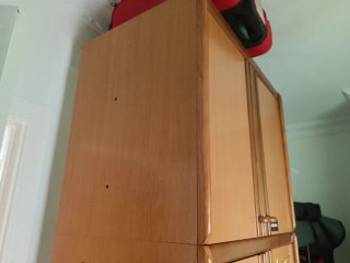 Armario superior de madera de pino con dos puertas