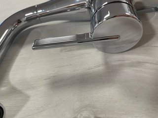 Grifo lavabo frío, oro y plata