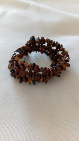 Pulsera de piedras marrones