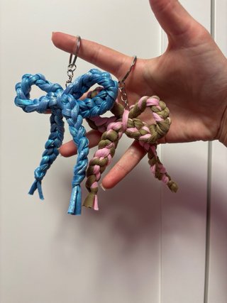 Fiocchi portachiavi fatti a mano