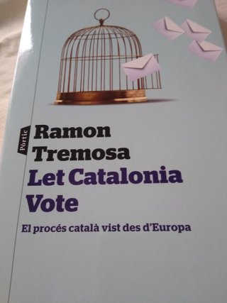 Lot català: 2 DVD + 2 llibres + pitet