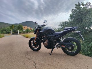 Honda CB500F Negra y Dorada