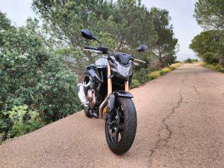 Honda CB500F Negra y Dorada