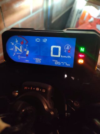 Honda CB500F Negra y Dorada