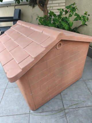 Caseta Perro + Comedero Metálico