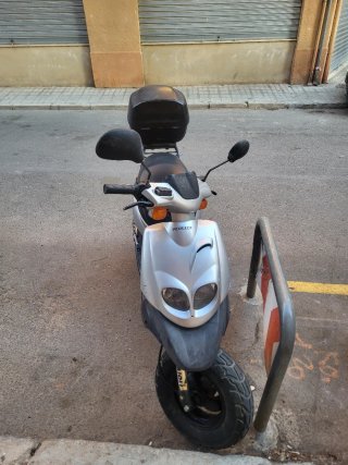 Peugeot Scooter Plata/Negro