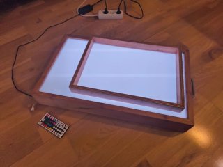 Mesa de luz y bandeja para arena