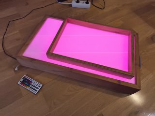 Mesa de luz y bandeja para arena