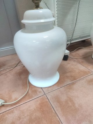 Elegante Lámpara Cerámica Blanca