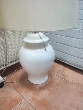 Elegante Lámpara Cerámica Blanca