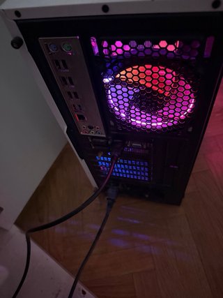 Torre Gaming XPG Xeon E5 16GB RAM SSD 960GB