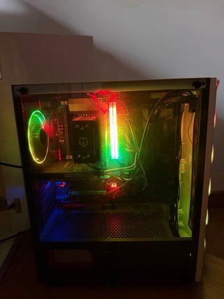 Torre Gaming XPG Xeon E5 16GB RAM SSD 960GB