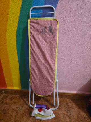 Plancha y tabla de juguete