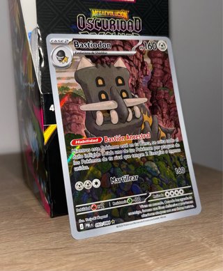 Carta Pokémon Bastiodon 093/084