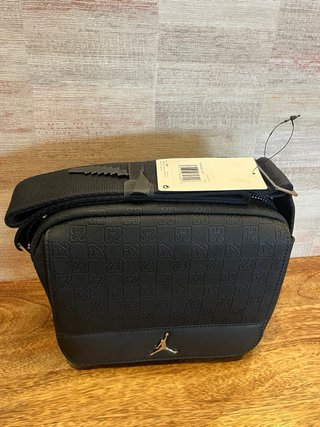 Bolso Jordan Negro Cuero