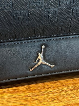 Bolso Jordan Negro Cuero