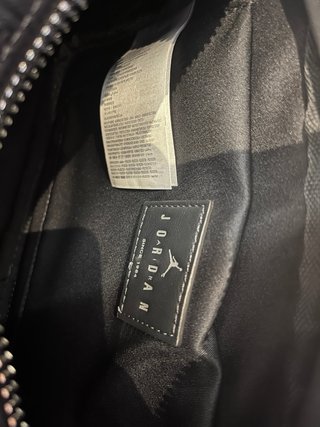 Bolso Jordan Negro Cuero