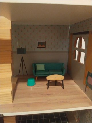 Casa de muñecas de madera