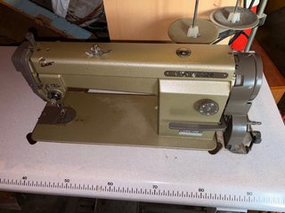Máquina de coser industrial Juki