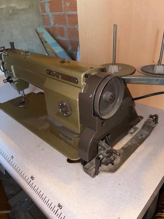 Máquina de coser industrial Juki