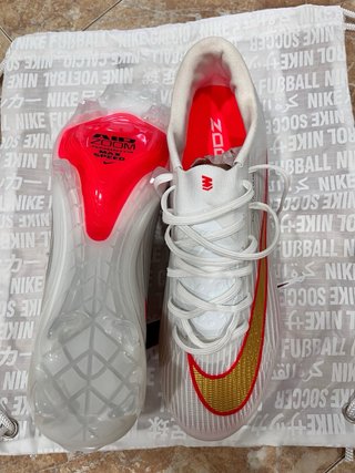 Botas Nike Mercurial Oro Blancas