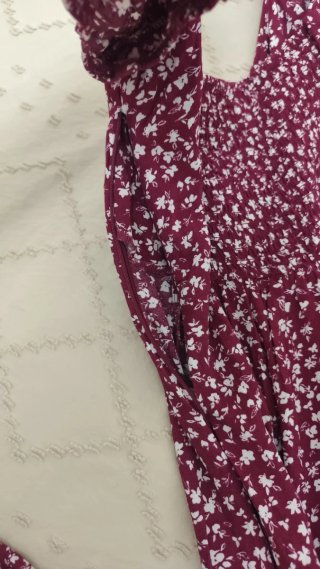 Vestido Bershka floral granate