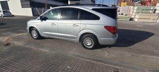 SsangYong Rodius 2011