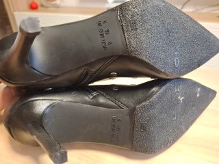 Botines negros mujer con tachuelas