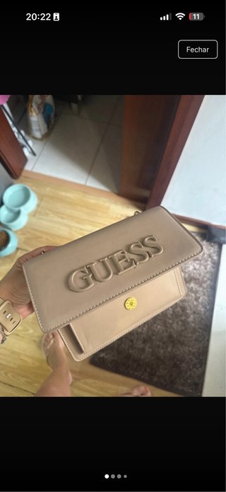 Mala Guess Rosa com Detalhes Dourados