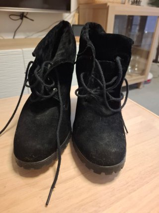 Botines de tacón negros