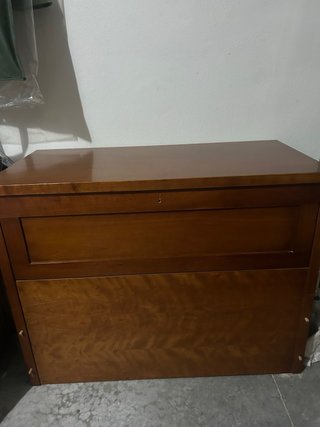 Cabecero de cama y arcón de madera