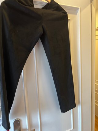 Pantalón aterciopelado negro